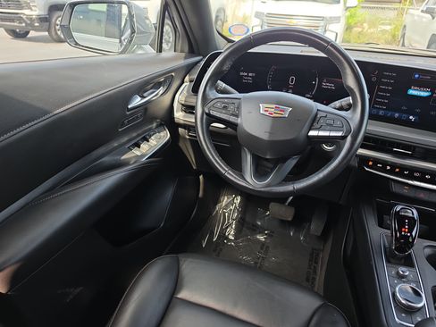 Certified 2025 Cadillac XT4 Premium Luxury FWD image 10