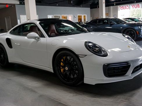 Used 2019 Porsche 911 4 Coupe image 27