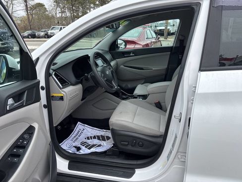 Used 2017 Hyundai Tucson Eco w/ Cargo Package image 17