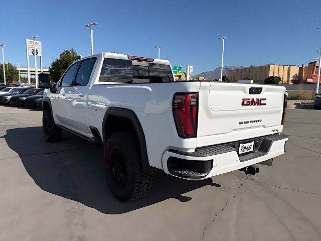 Used 2024 GMC Sierra 3500 AT4 w/ Technology Package AWD/4WD image 5