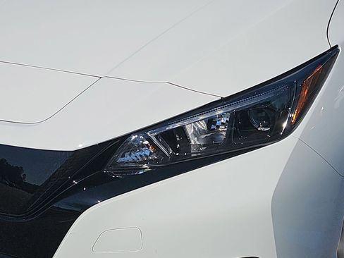 Used 2025 Nissan Leaf S FWD image 27