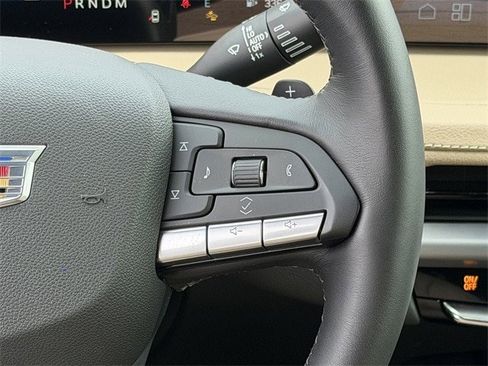 Used 2025 Cadillac XT4 Premium Luxury image 14