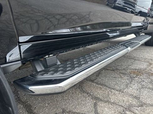 Used 2024 RAM 3500 Big Horn w/ Sport Appearance Package image 33