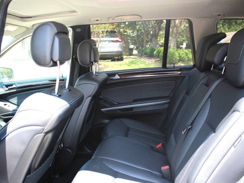 Used 2012 Mercedes-Benz GL 450 4MATIC image 10
