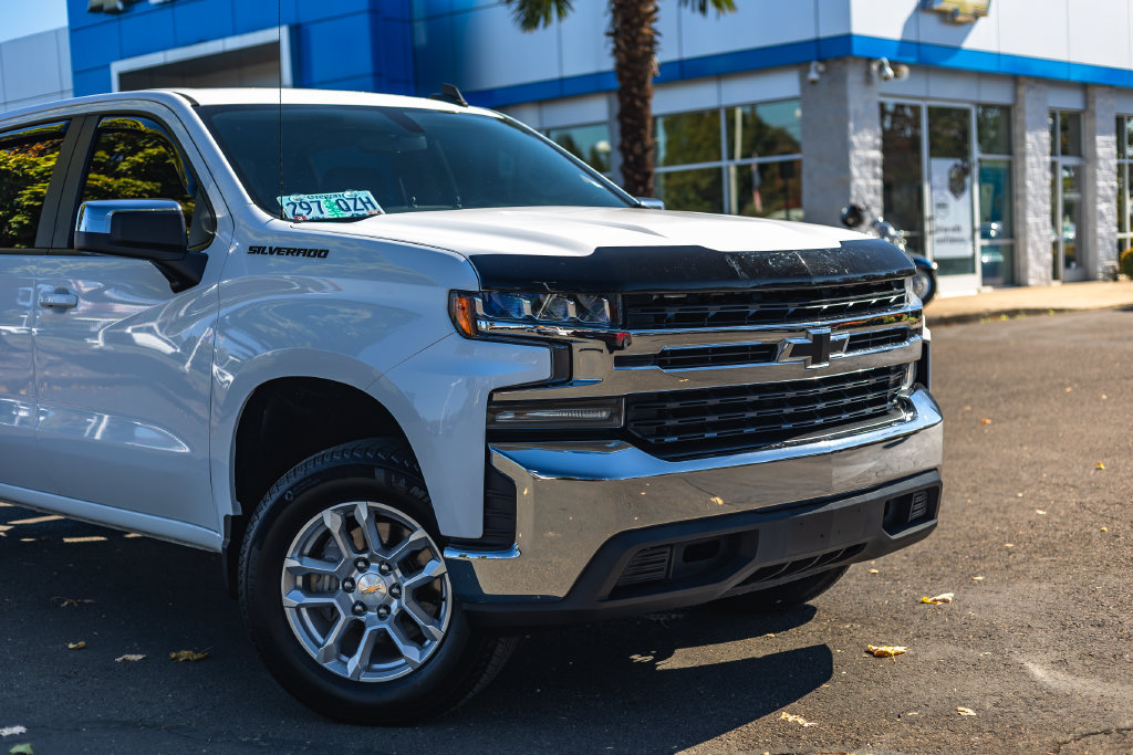 Used 2019 Chevrolet Silverado 1500 LT w/ All-Star Edition AWD/4WD image 3