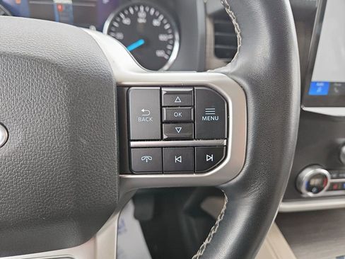 Used 2024 Ford Expedition Limited image 16