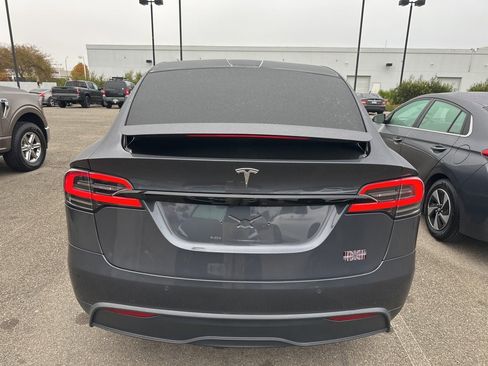 Used 2022 Tesla Model X Plaid image 5