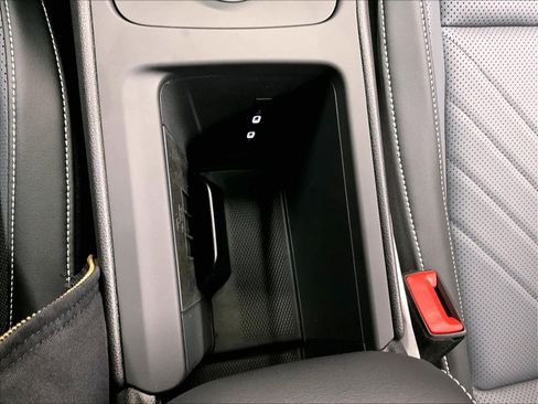 New 2026 Volkswagen Tiguan SE image 22