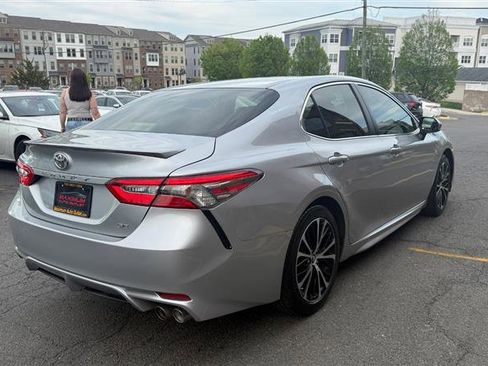 Used 2018 Toyota Camry SE image 16