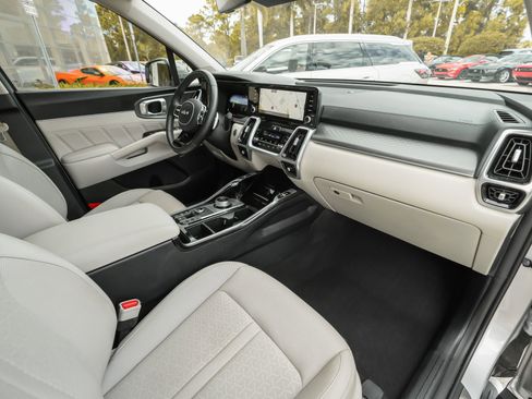 Used 2023 Kia Sorento SX Prestige image 40