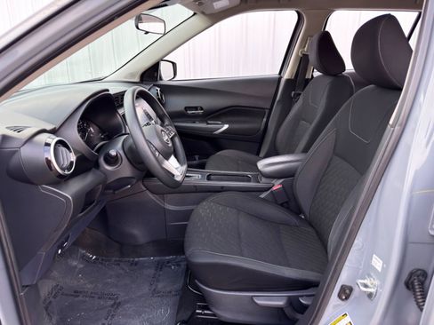 Used 2022 Nissan Kicks SV image 14