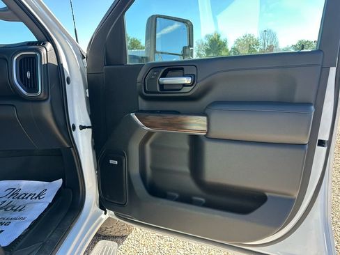 Used 2022 GMC Sierra 3500 SLT w/ SLT Premium Package AWD/4WD image 13