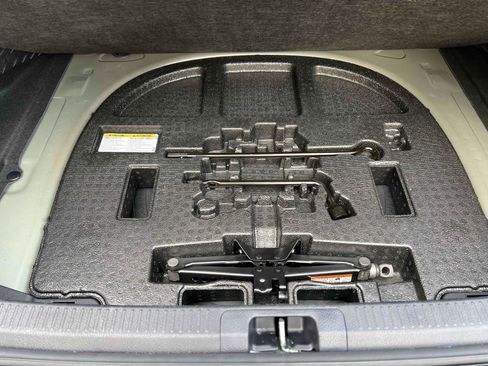 Used 2021 Toyota Camry LE image 72