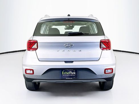 Used 2025 Hyundai Venue SEL FWD image 7