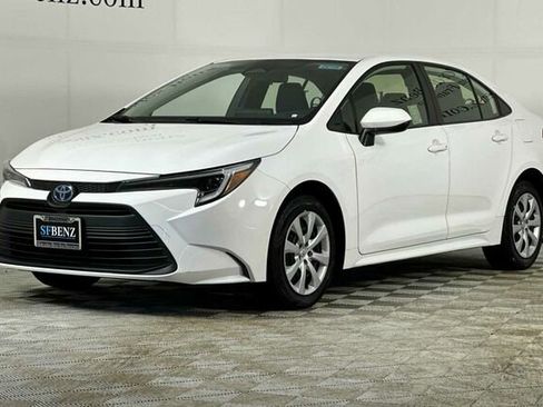Used 2024 Toyota Corolla LE image 8