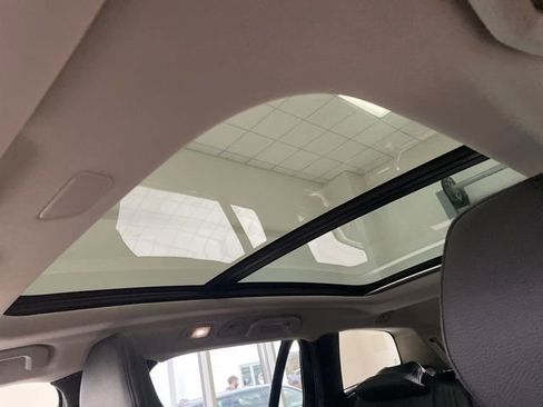 Certified 2025 Volvo V60 B5 Cross Country Plus image 15