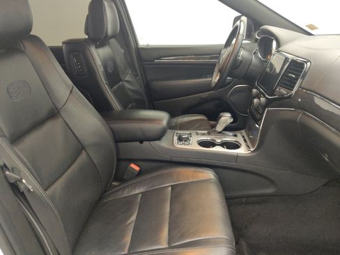 Used 2019 Jeep Grand Cherokee Overland AWD/4WD image 21