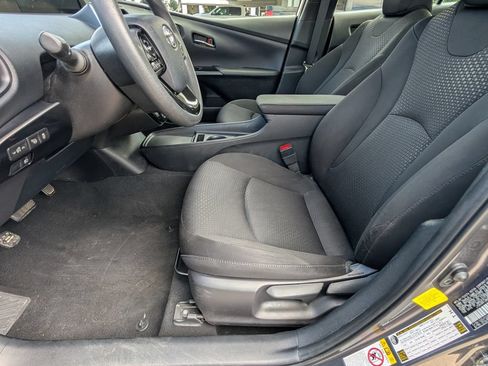 Used 2021 Toyota Prius LE FWD image 15