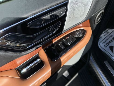 Certified 2020 Lincoln Navigator Reserve w/ Luxury Package image 15