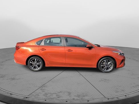 Used 2023 Kia Forte LXS w/ LXS Technology Package image 2