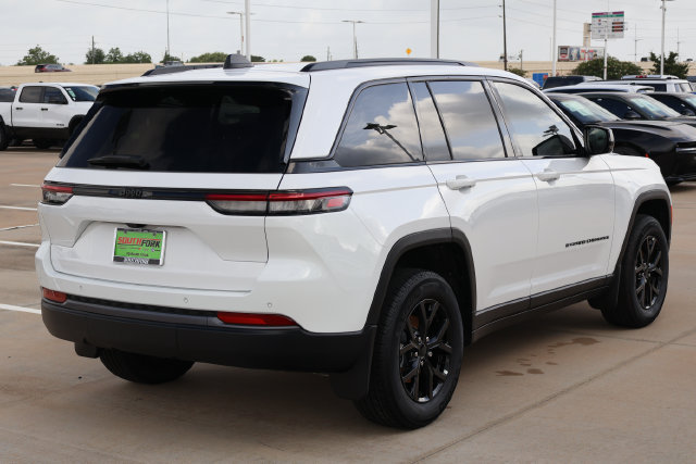 New 2026 Jeep Grand Cherokee Altitude RWD image 6