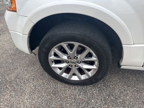 Used 2017 Ford Expedition EL Limited w/ Equipment Group 301A RWD image 18