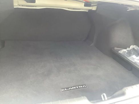 Used 2025 Hyundai Elantra SEL w/ Cargo Package FWD image 11