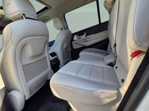 Used 2021 Mercedes-Benz GLS 450 4MATIC image 16