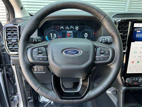 Used 2024 Ford Ranger Lariat w/ FX4 Off-Road Package image 18