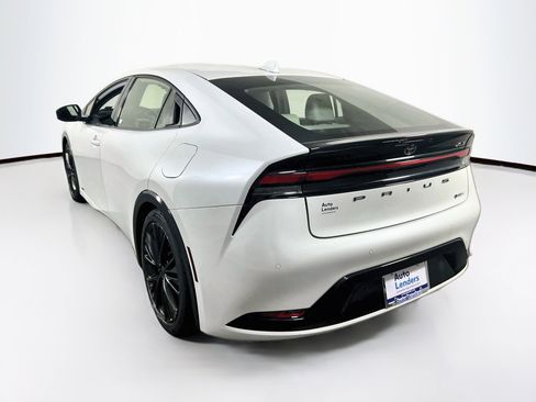 Used 2023 Toyota Prius XLE image 7