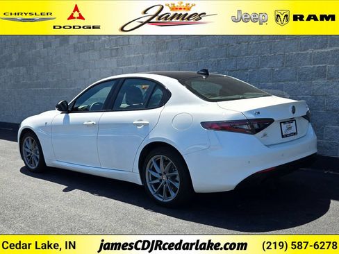 Used 2024 Alfa Romeo Giulia Ti w/ Active Assist Plus Package AWD/4WD image 3