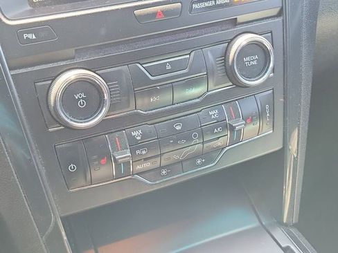 Used 2016 Ford Explorer XLT w/ Equipment Group 202A AWD/4WD image 19