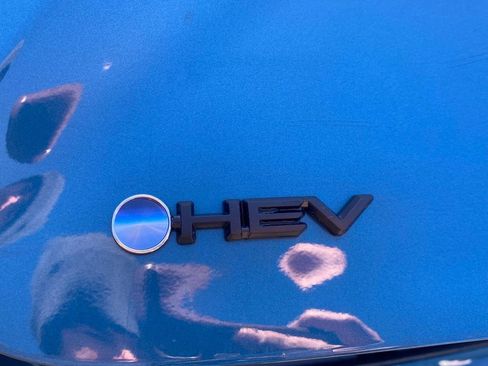 Used 2025 Toyota Camry SE w/ Multimedia Upgrade Package image 14