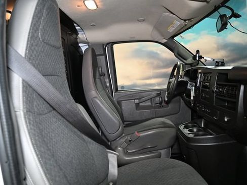 Used 2019 GMC Savana 2500 w/ Driver Convenience Package RWD image 50