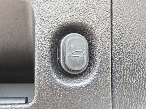 Used 2017 Chevrolet Tahoe Premier AWD/4WD image 19