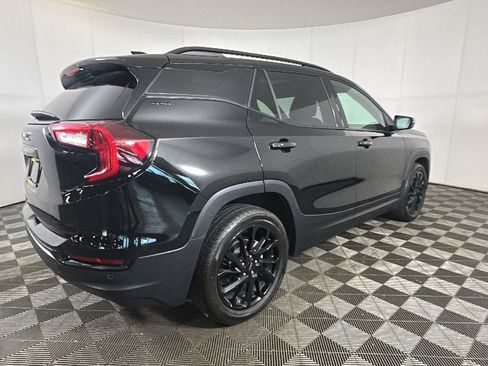 Used 2024 GMC Terrain SLT w/ Elevation Edition FWD image 3