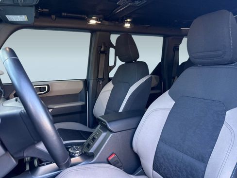 Used 2022 Ford Bronco Wildtrak image 5