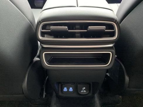 Used 2025 Genesis GV80 2.5T image 11