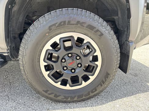 Certified 2025 Toyota 4Runner TRD Off-Road Premium w/ Tow Technology Package AWD/4WD image 19