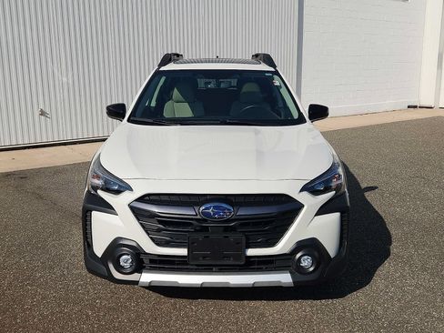 Used 2025 Subaru Outback Limited AWD/4WD image 2