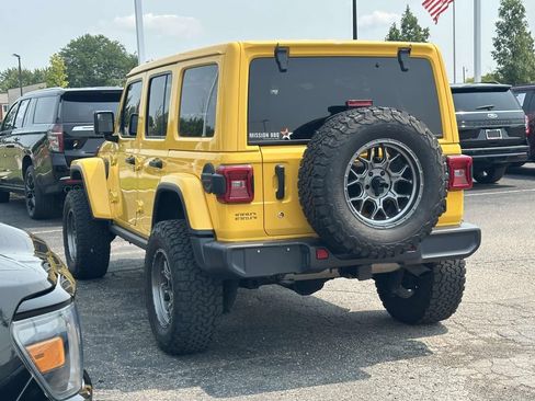 Used 2019 Jeep Wrangler Unlimited Sahara w/ Uconnect 4C Nav & Sound Group AWD/4WD image 6