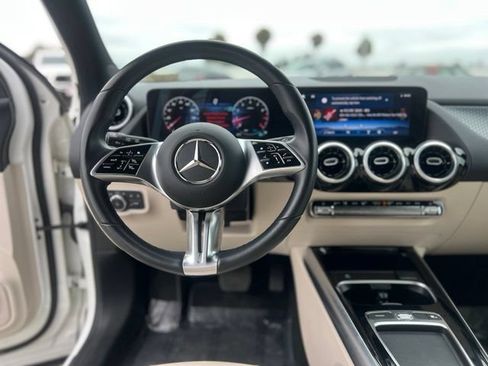Used 2025 Mercedes-Benz GLA 250 4MATIC image 12