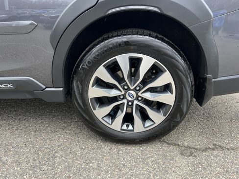 Used 2023 Subaru Outback Touring image 8