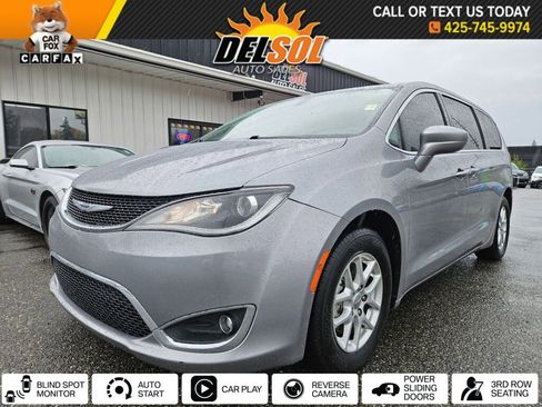 Used 2020 Chrysler Pacifica Touring image 1