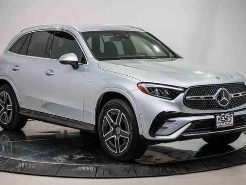 Used 2025 Mercedes-Benz GLC 350e 4MATIC image 5