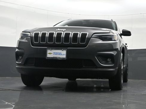 Used 2019 Jeep Cherokee Latitude Plus AWD/4WD image 31