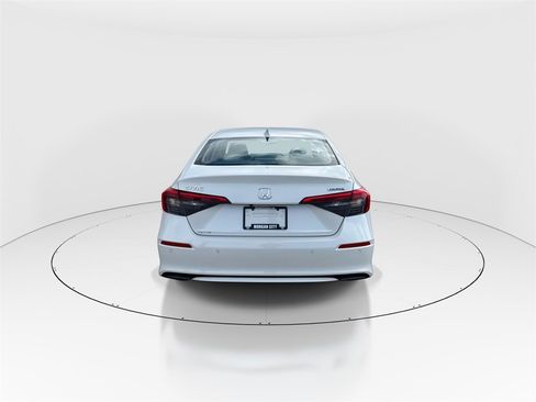 Used 2022 Honda Civic Touring image 7