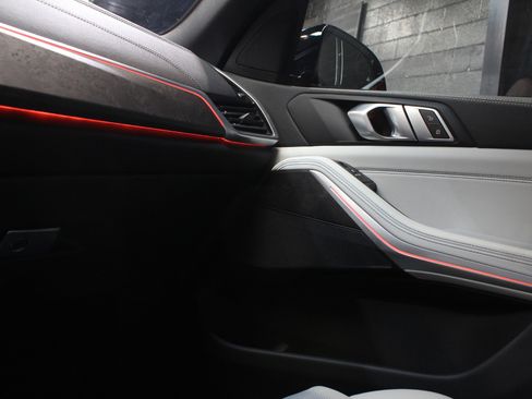 Used 2023 BMW X5 xDrive40i w/ M Sport Package image 83