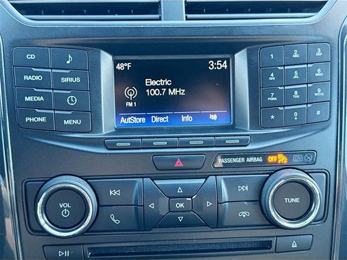 Used 2017 Ford Explorer XLT image 12