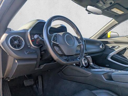 Used 2016 Chevrolet Camaro LT image 10